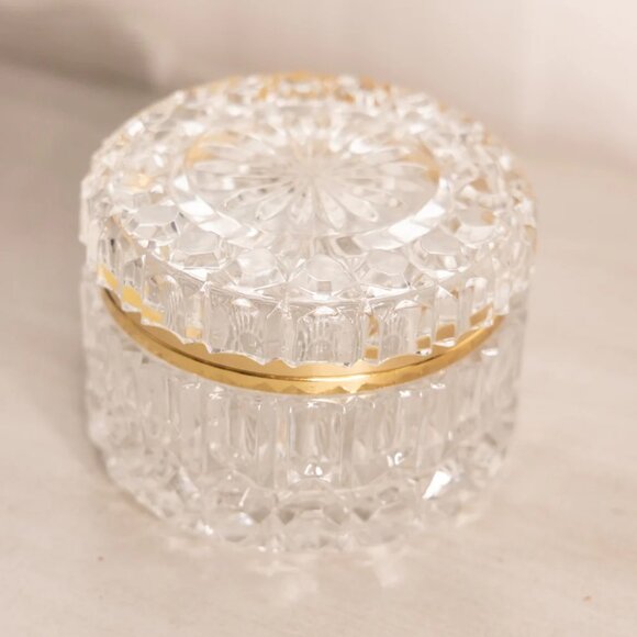 Vintage Medium Circular Clear Crystal Glass Hinged Lidded Jar - Picture 3 of 6